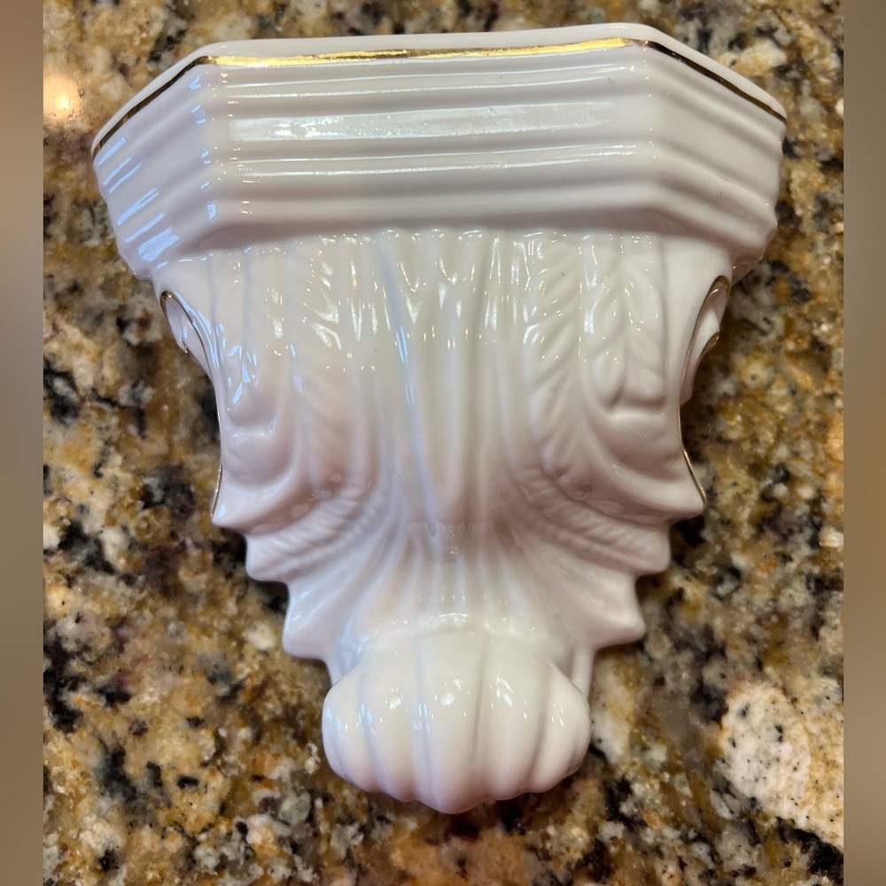 ⚫️Final Price⚫️ Vintage Porcelain Wall Pocket Vase